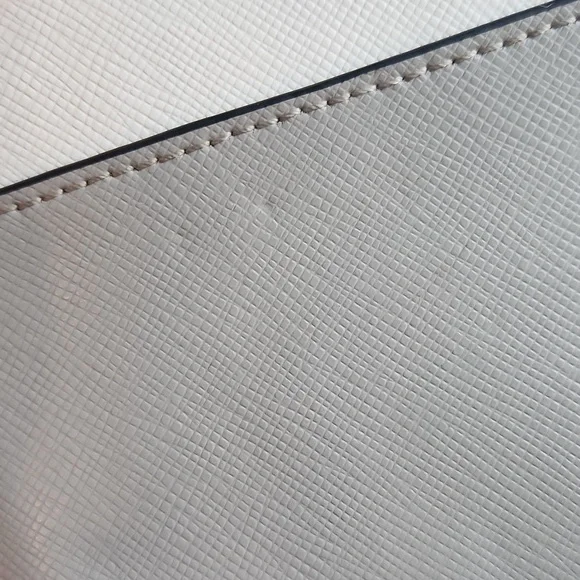 Kate Spade Elegant White and Gray Wallet - Picture 11 of 12